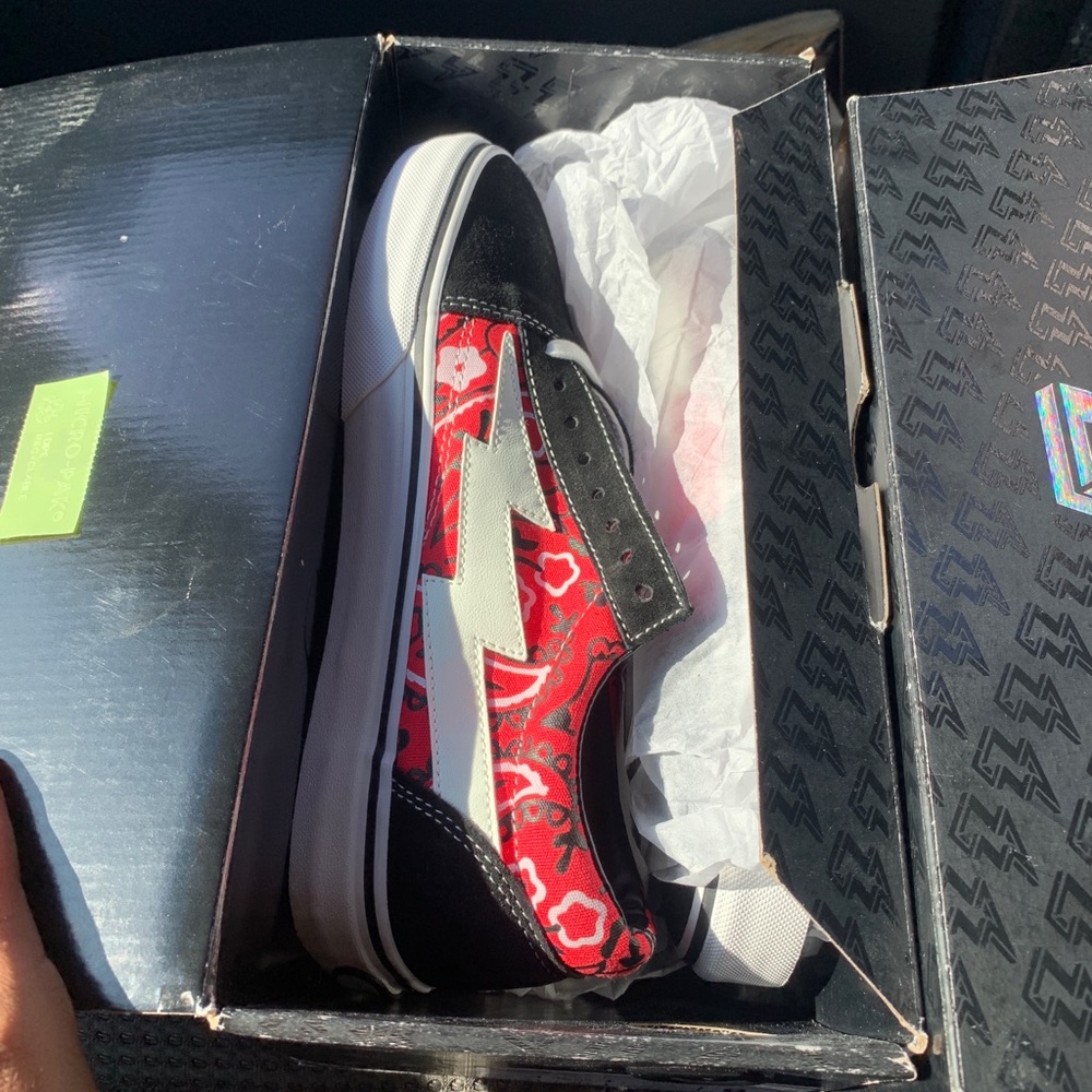 Revenge Storm “ Red Rag “ & “Bolt White”